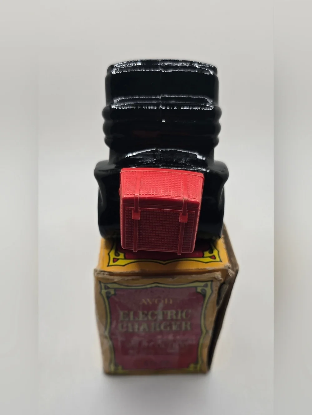 Vintage Avon Electric Charger Wild Country After Shave Full Decanter 5 Fl. Oz.